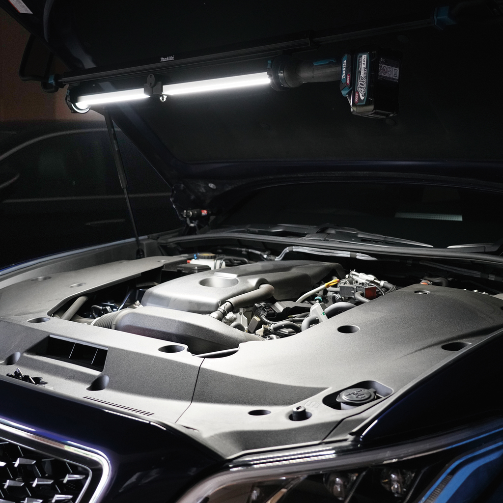 XGT 40 V Max Staaflamp met telescopische bevestigingshaken