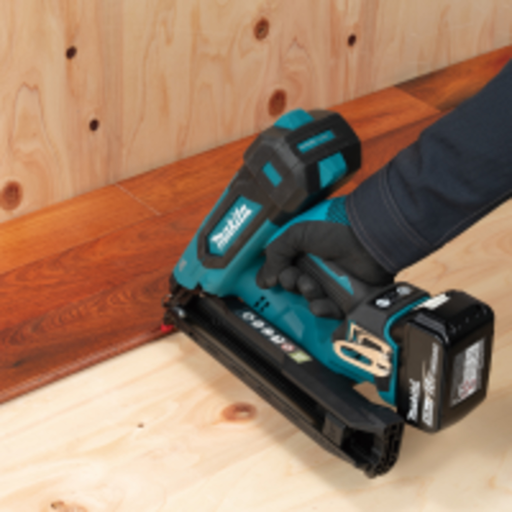 LXT 18 V Tacker 15Ga