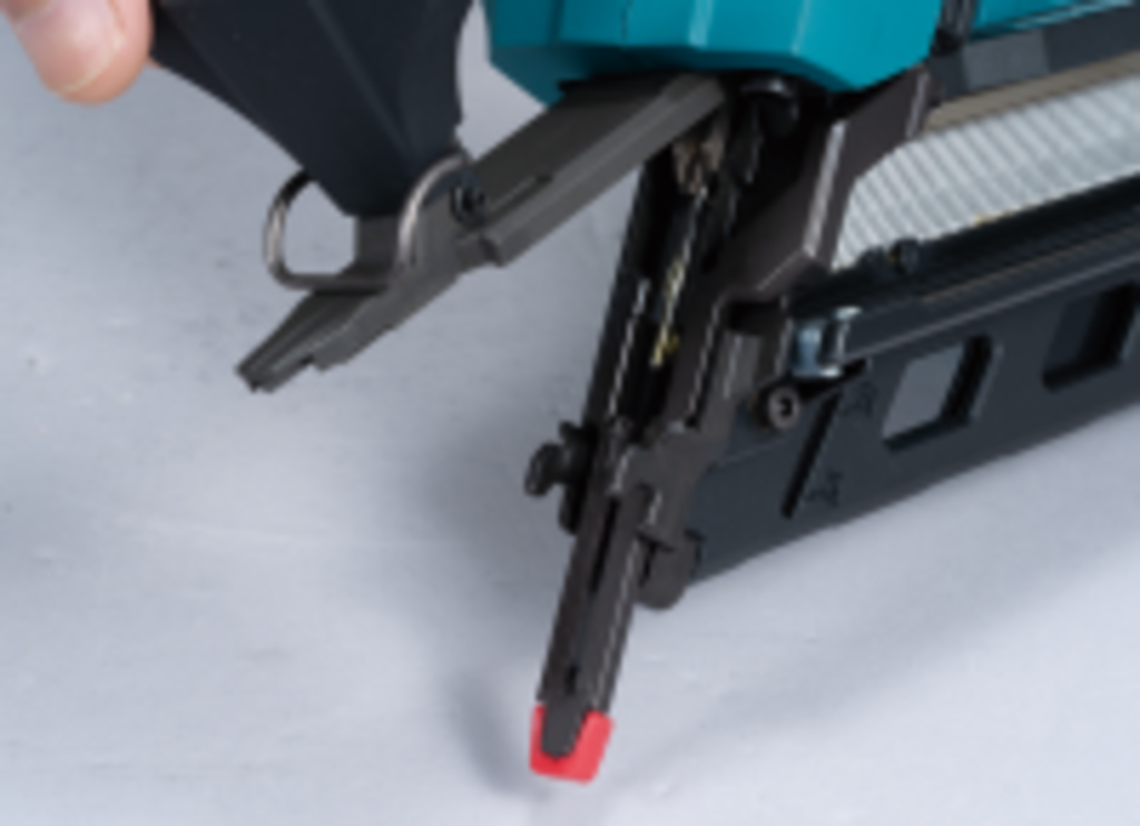 LXT 18 V Tacker 15Ga